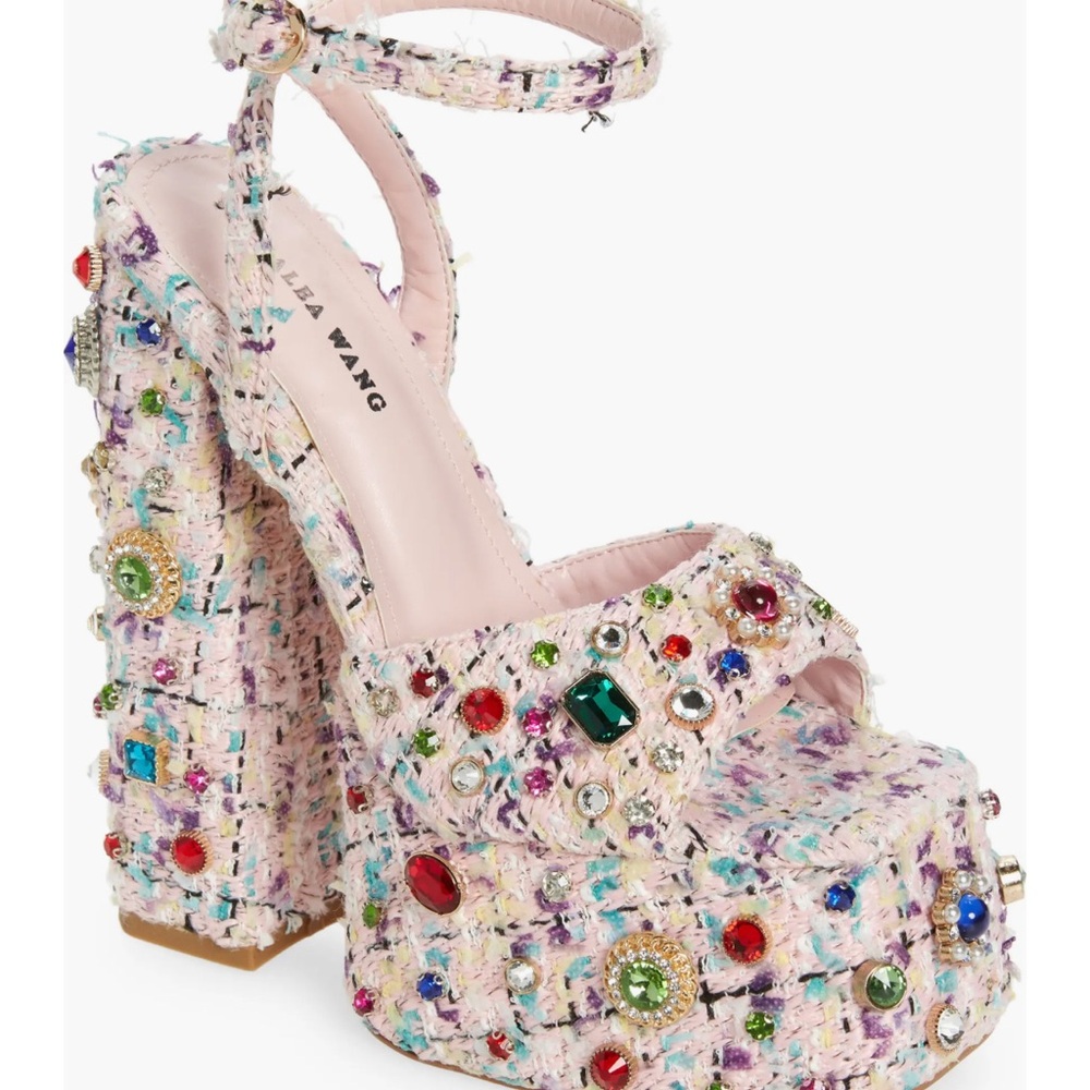❌❌SOLD ❌❌Blush Crystal Embellished Platform Sandals